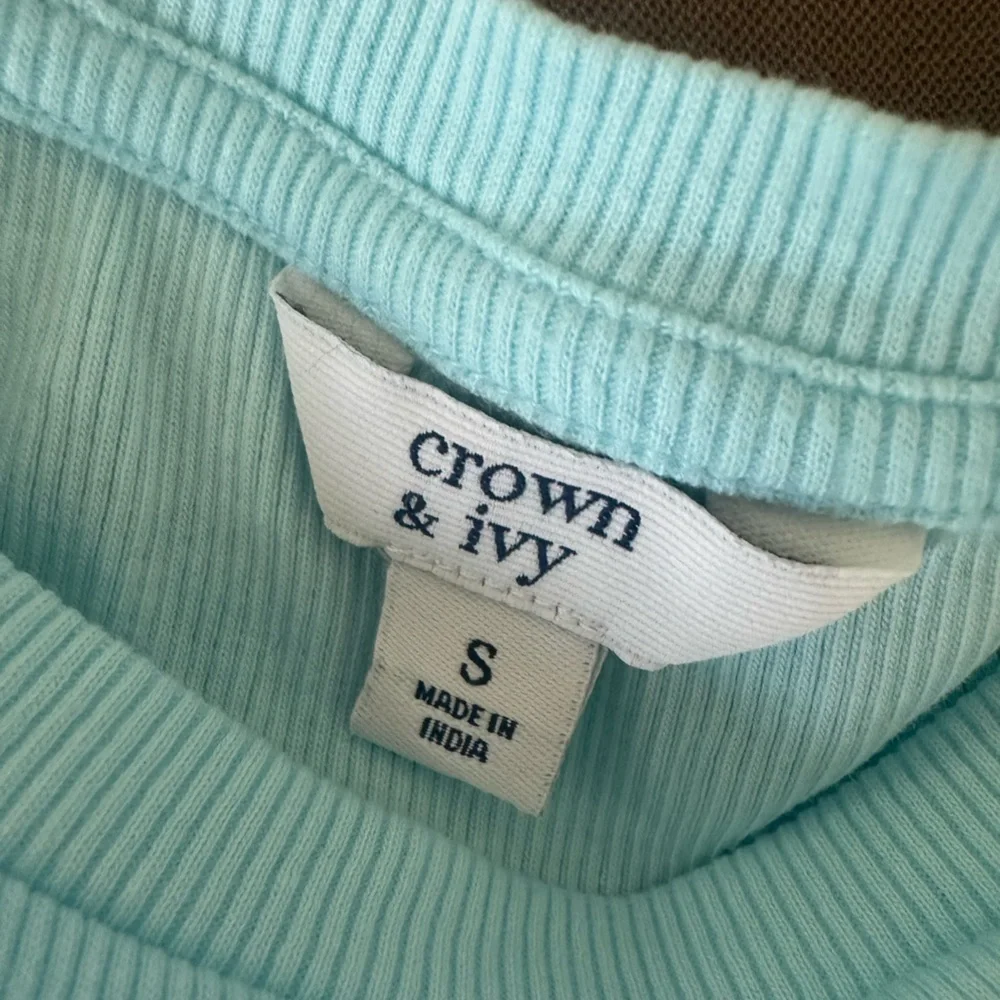 Crown and Ivy Blue Ribbed Ruffle Short Sleeve T-shirt Size S